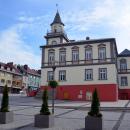 02014. Der Marktplatz mit Rathaus in Brzozow